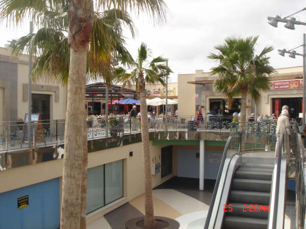 Punta Prima Apartment - Large Picture - Commercial Centre