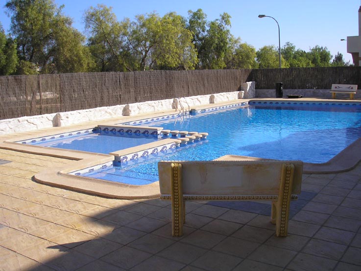 Rental La Florida - Large Picture - Communal Swimming Pool